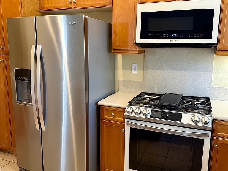 2903 W Edinger Ave — Photo 4