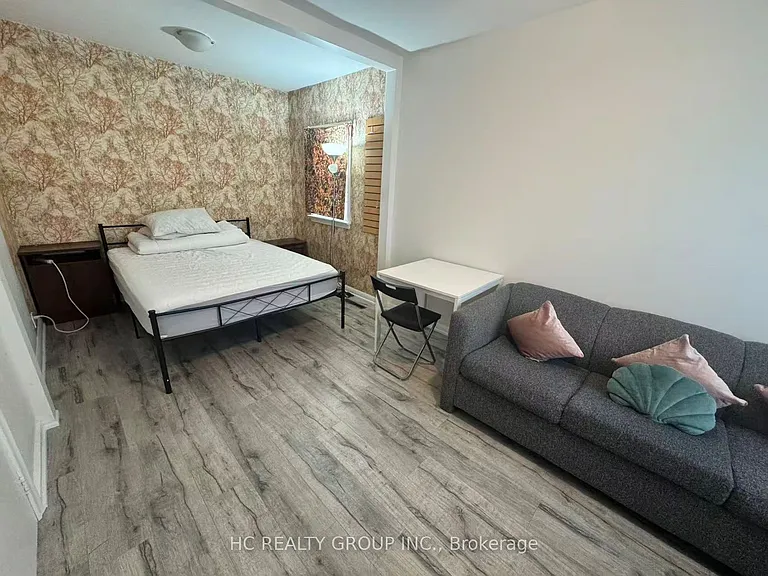 389 Ruth Ave — Photo 9