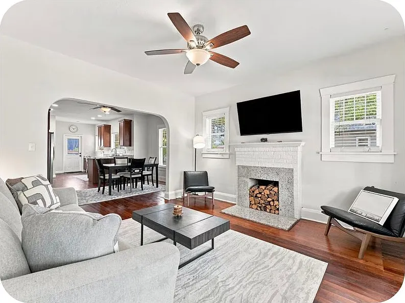 2 bed, 1.0 bath, 1443 sqft, $5,200 — Photo 4