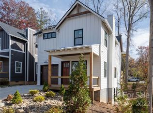 24 Phillip Ln, Arden, NC 28704