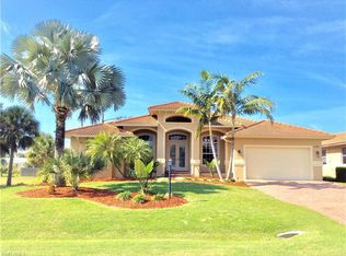 27161 Barefoot Ln, Bonita Springs, FL 34135