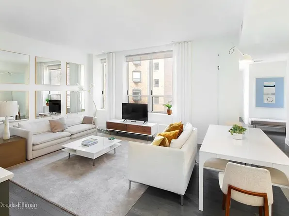 416 W 52nd St #712, New York, NY 10019
