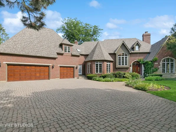 6520 Colonel Holcomb Dr, Crystal Lake, IL 60012