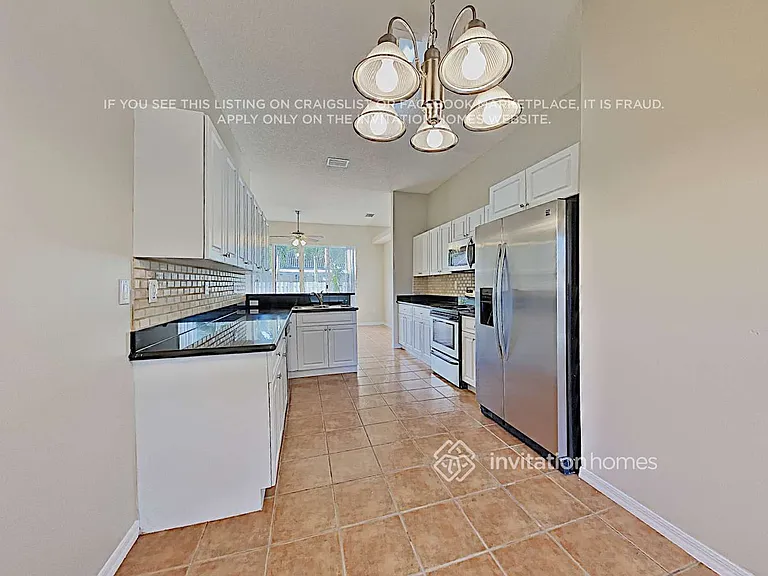 10698 SW 20th Ct — Photo 8