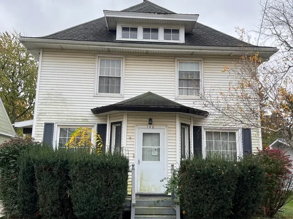 146 W Main St, El Paso, IL 61738