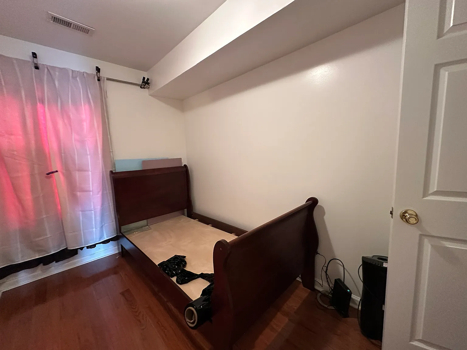 3 bed, 2288 sqft, $3,500 — Photo 2