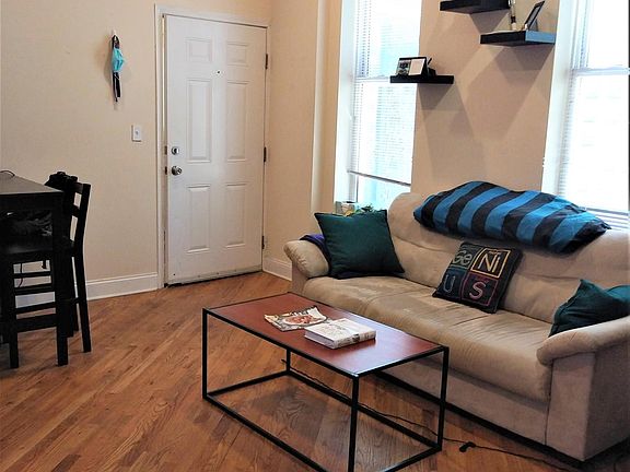 5th image of 1512 W Erie St APT 1R