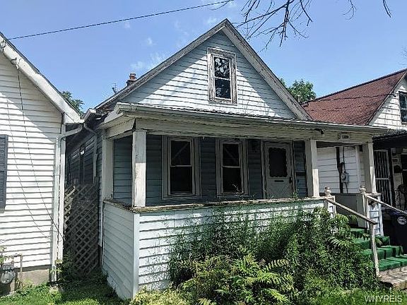 2nd image of 1128 Centre Ave