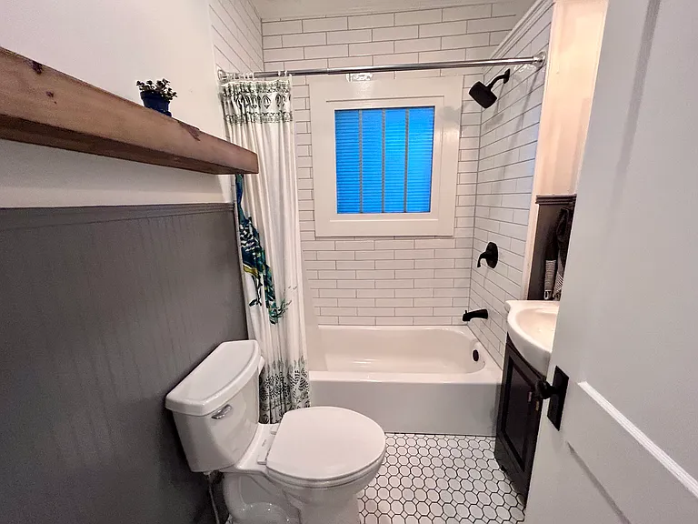 1006 Garnett Ave — Photo 11