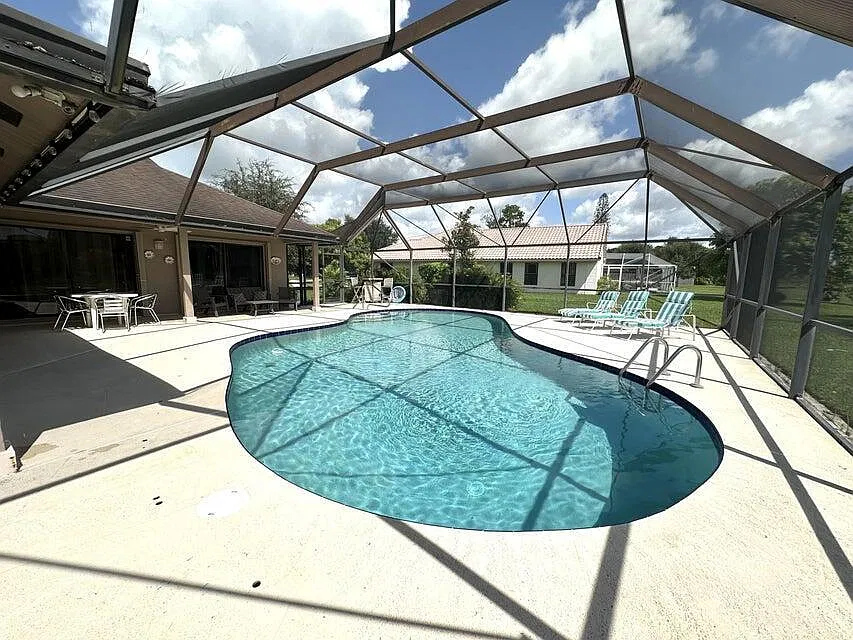4 bed, 2.0 bath, 2104 sqft, $7,000 — Photo 3