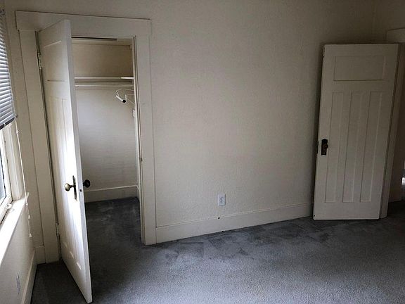 3rd image of 5042 15th Ave NE APT C