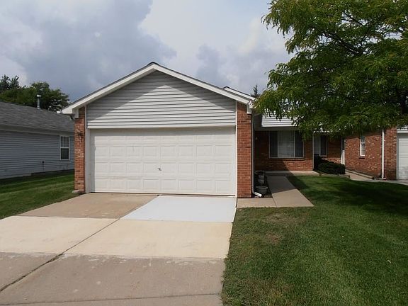 2nd image of 27117 Antonio Dr