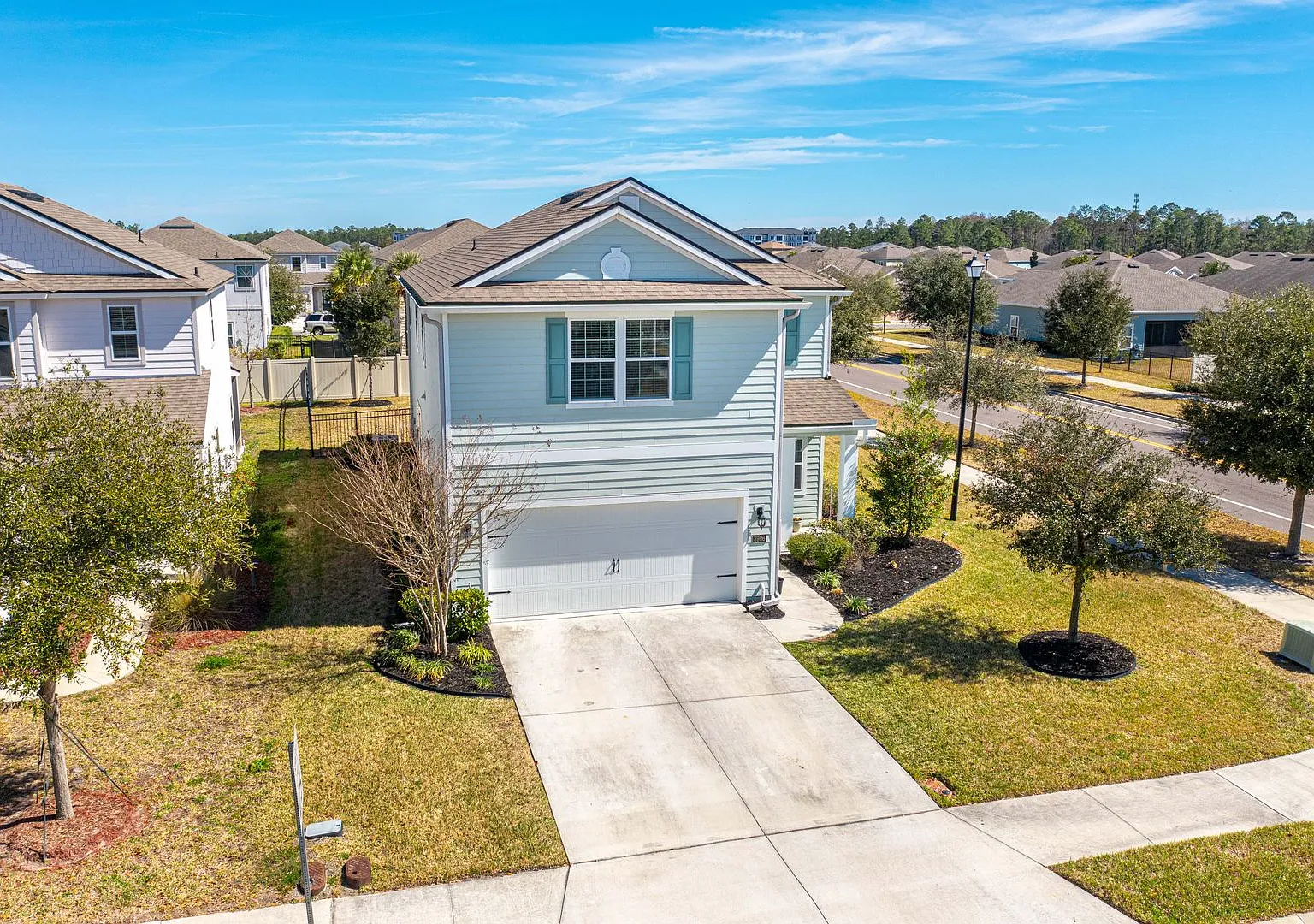 Beautiful 4 Bedroom 2.5 Baths Homes — Photo 4