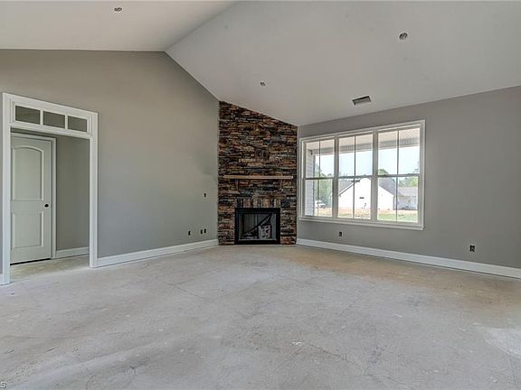 4th image of 2214 Baker Crossroad Rd