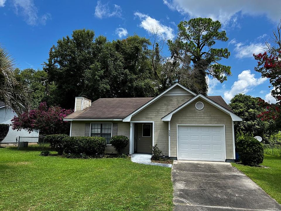 1st image of 922 Lakeside Dr
