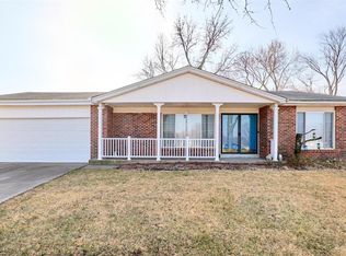 3956 Del Lago Dr, Florissant, MO