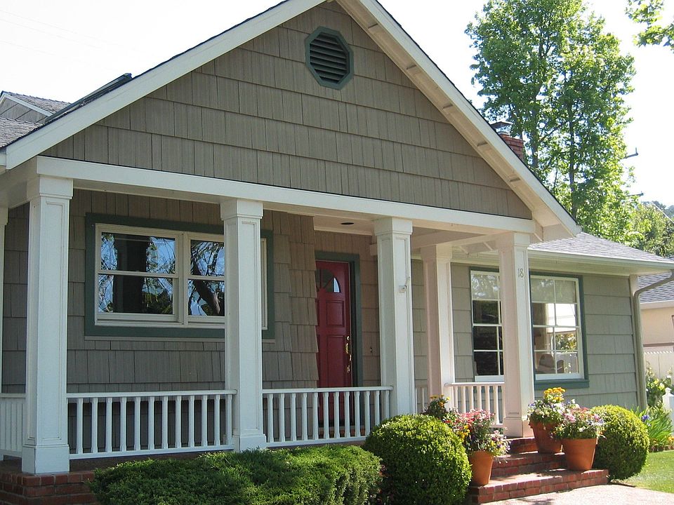 Welcome to 18 Bretano Way