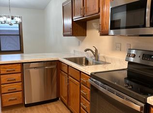 2225 S 34th St #11, Grand Forks, ND 58201