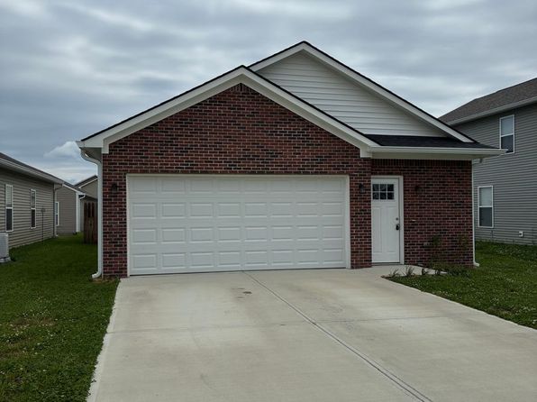 1431 Wigwam Ln, Martinsville, IN