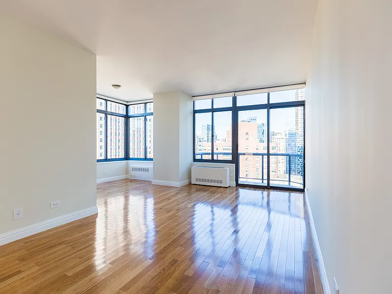 235 W 48th St #43J — Photo 3