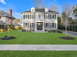 88 Plandome Court, Manhasset, NY 11030