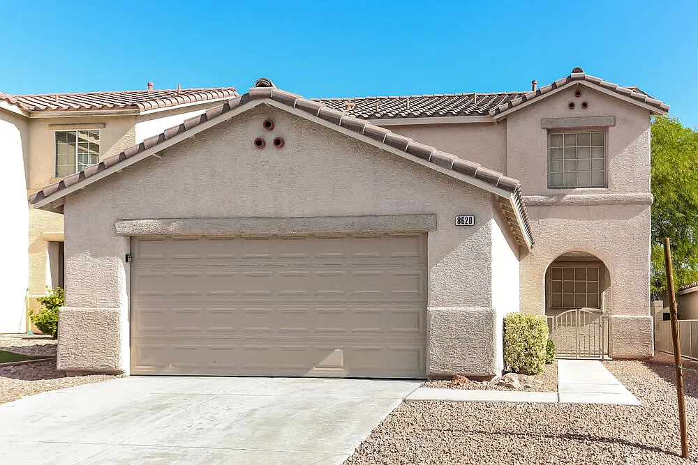 3 bed, 2.5 bath, 1683 sqft, $2,940 — Photo 1