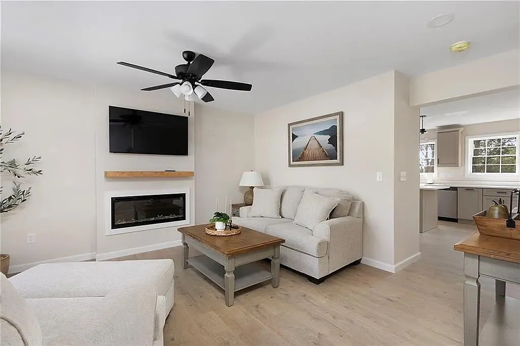 2 bed, 1.5 bath, 1500 sqft, $2,700 — Photo 4
