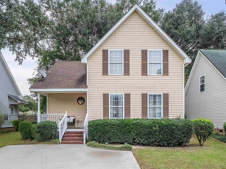 1st image of 226 Montclaire Cir