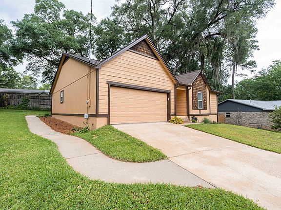 2nd image of 772 Lupine Ln
