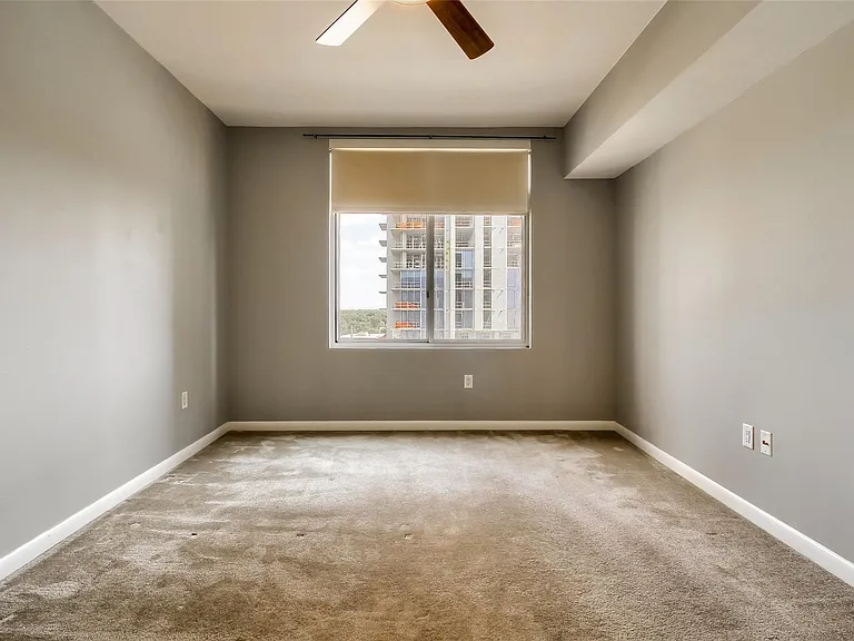 54 Rainey St #1109 — Photo 14