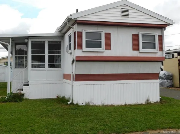 8 Comanche Road, East Hartford, CT 06118