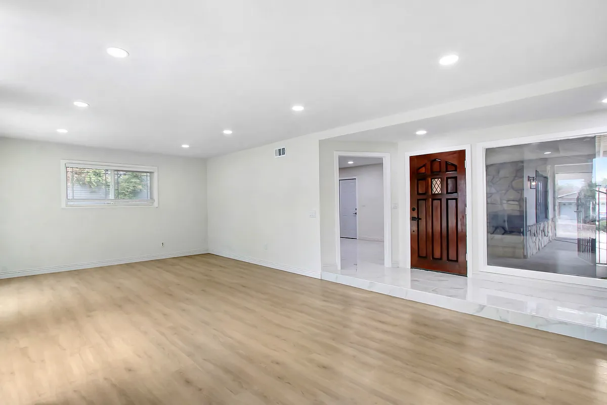 Building Photo - 6256 Revere Ave