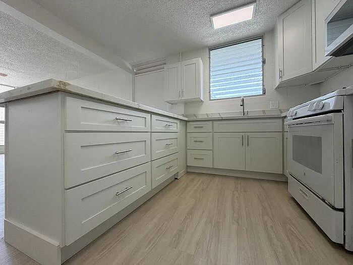 3207 Martha St #302 — Photo 3
