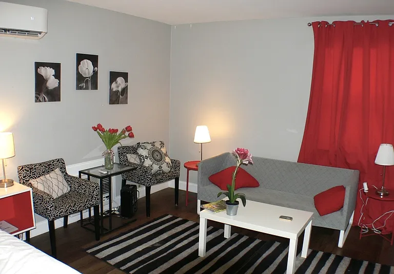 815 Clay St #C — Photo 3
