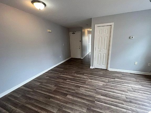 5th image of 345 Sanford Ave #2-R