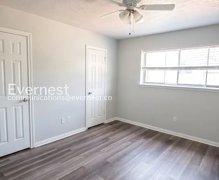 2005 Yorktown Ct S — Photo 10