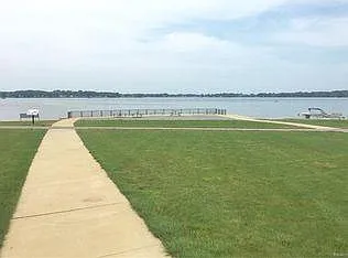 Fishing pier