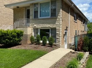 8243 Knox Ave, Skokie, IL