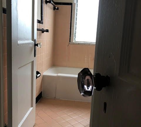 3rd image of 415 NE 2nd Ave APT A