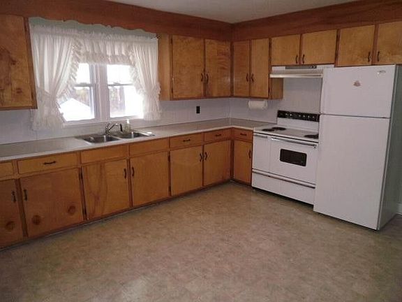 3rd image of 1072 Wagstaff Ln