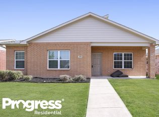 2221 Montrose Ln, Lancaster, TX 75134