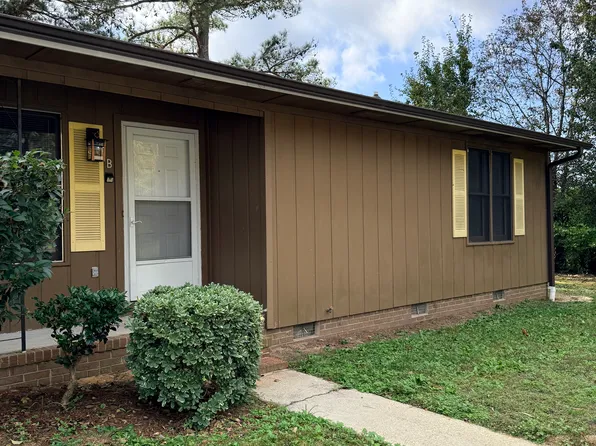 7615 Hamburg Dr #B, Fayetteville, NC 28303