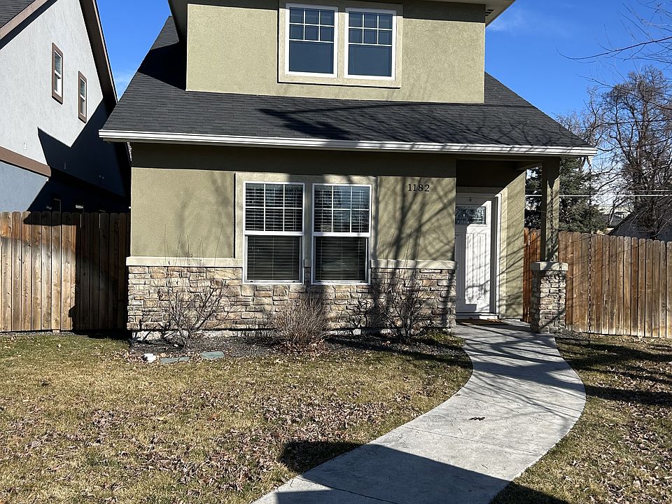 2nd image of 1182 S Leadville Ave