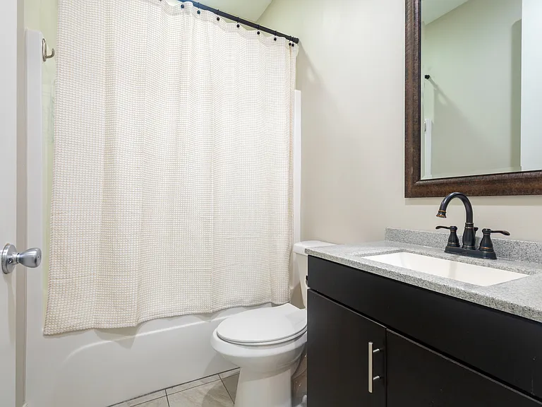 557 Valparaiso Pkwy — Photo 18