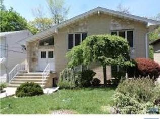 571 Stewart St #B, Ridgefield, NJ 07657