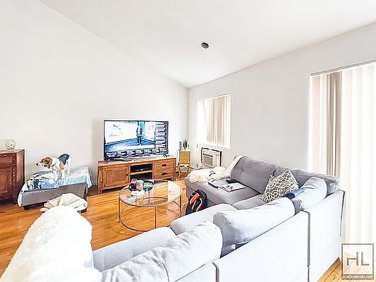 3rd image of 7312 Yellowstone Blvd #2