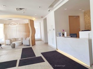 150 Fairview Mall Dr #1212, Toronto, ON M2J 0E7