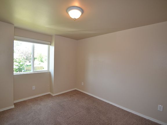 5th image of 10221 10th Avenue Ct S