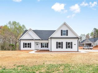 820 Community Rd, Lexington, NC 27295