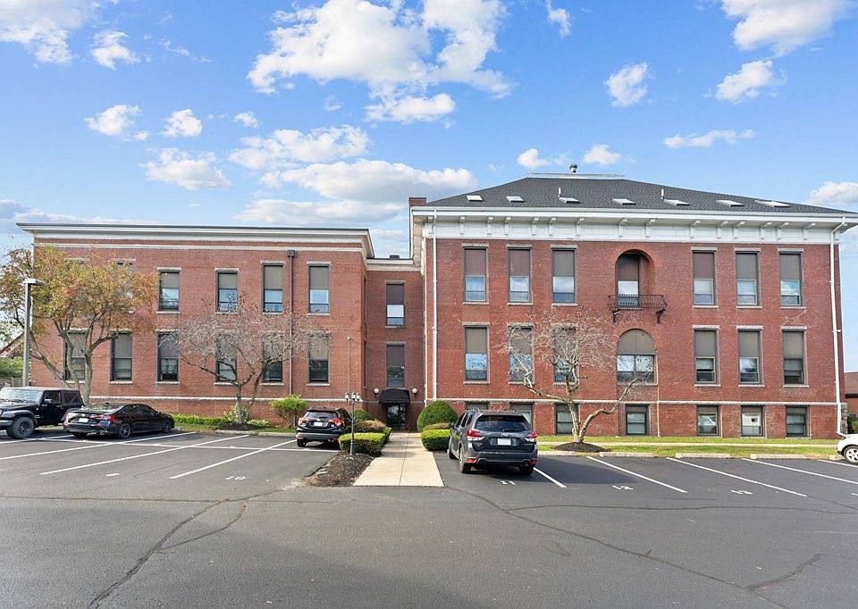 181 North St Salem, MA Zillow Apartments for Rent in Salem